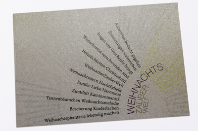 Weihnachtlicher Flyer mit Metallic-Glanz