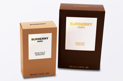 Zwei verschieden große Kosmetikverpackungen bei denen der Text mit UV-Lack veredelt ist.